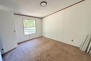 1010 Glenbrook Dr, Pecan Hill, TX 75165 - Photo 9