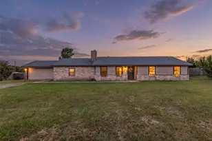 1523 Pheasant Dr, Venus, TX 76084 - Photo 1