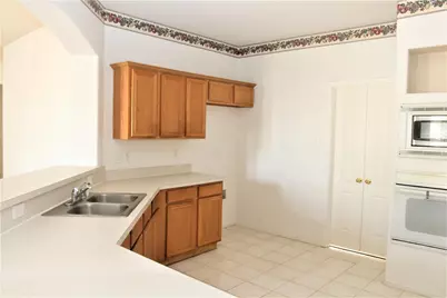 4710 Lincolnshire Drive, Grand Prairie, TX 75052 - Photo 17