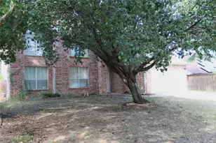 4710 Lincolnshire Dr, Grand Prairie, TX 75052 - Photo 3