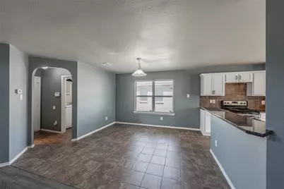 1758 Overlook Drive, Lancaster, TX 75146 - Photo 9