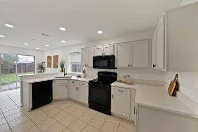 7548 Meadow Creek Drive, Fort Worth, TX 76123 - Photo 11