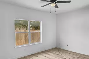 2720 Rochelle Point, Irving, TX 75062 - Photo 9