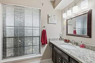1519 Rocky Point Dr, Lewisville, TX 75077 - Photo 3