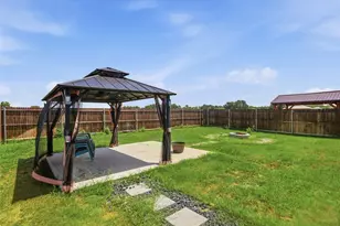 201 Sweetwater Dr, Commerce, TX 75428 - Photo 39
