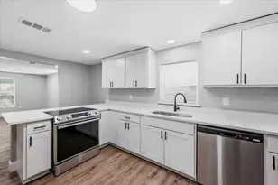 548 Ezekial Ave, Dallas, TX 75217 - Photo 11