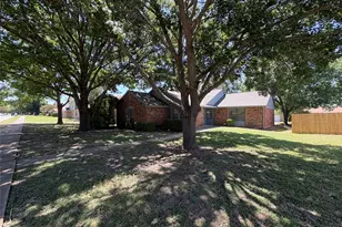 1362 Southridge Dr, Lancaster, TX 75146 - Photo 3