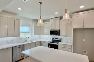 2013 Collin St, Weatherford, TX 76085 - Photo 7