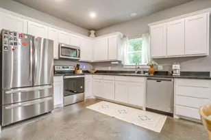 309 Francis St, Hillsboro, TX 76645 - Photo 11