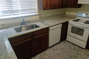 2110 Valleywood Dr, Arlington, TX 76013 - Photo 3