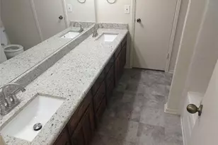 2110 Valleywood Dr, Arlington, TX 76013 - Photo 9