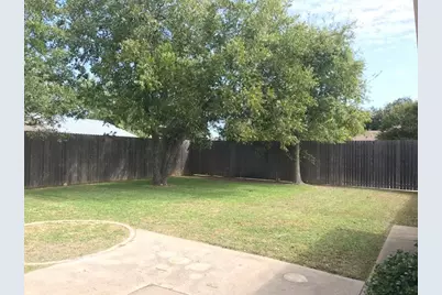 902 Bradfield Drive, Garland, TX 75042 - Photo 9