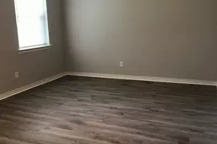 902 Bradfield Dr, Garland, TX 75042 - Photo 5