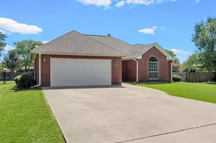104 Frost Creek Ave, Groesbeck, TX 76642 - Photo 3