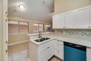 3208 Poplar Springs Ln, Dallas, TX 75227 - Photo 11