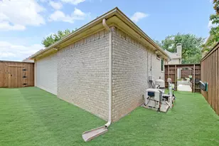 18728 Thorntree Ln, Dallas, TX 75252 - Photo 33