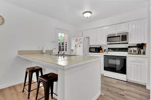 341 Arborview Dr, Garland, TX 75043 - Photo 5