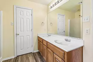 5609 Saddleback Rd, Arlington, TX 76017 - Photo 19
