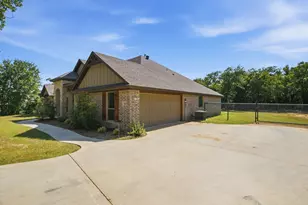 1013 Churchill Ln, Millsap, TX 76066 - Photo 35