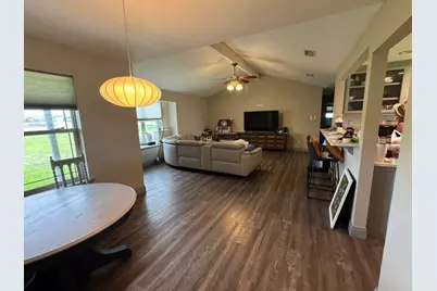 212 Golden Glow Street, Victoria, TX 77905 - Photo 5