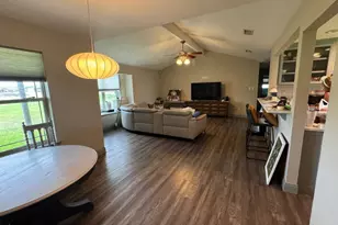 212 Golden Glow St, Victoria, TX 77905 - Photo 5