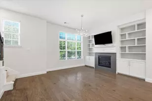 511 W Royal Ln, Irving, TX 75039 - Photo 9