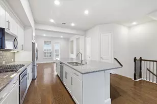 511 W Royal Ln, Irving, TX 75039 - Photo 11