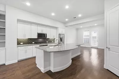 511 W Royal Lane, Irving, TX 75039 - Photo 11
