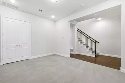 511 W Royal Lane, Irving, TX 75039 - Photo 5
