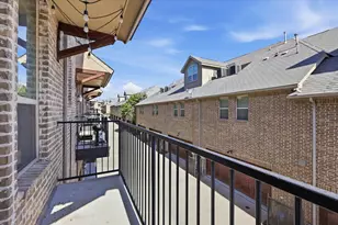 511 W Royal Ln, Irving, TX 75039 - Photo 19