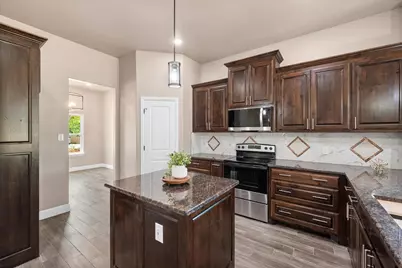 860 Fuller Avenue, Cleburne, TX 76031 - Photo 11