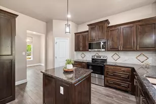 860 Fuller Ave, Cleburne, TX 76031 - Photo 11