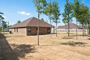 860 Fuller Ave, Cleburne, TX 76031 - Photo 29