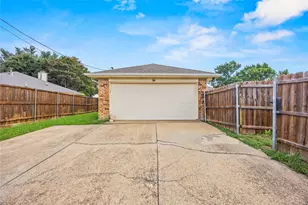2217 Rockbluff Dr, Rowlett, TX 75088 - Photo 25