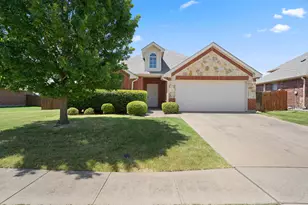 104 Holly St, Waxahachie, TX 75165 - Photo 1