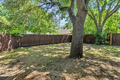801 Waynelee Drive, Lancaster, TX 75146 - Photo 11