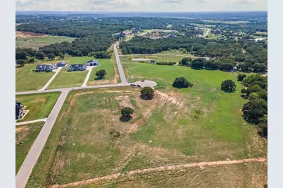 4001 Margarets Meadow, Weatherford, TX 76087 - Photo 17