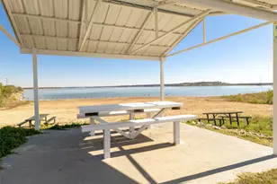 104 Harbor Dr, Runaway Bay, TX 76426 - Photo 5
