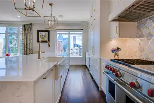 2555 N Pearl St, Dallas, TX 75201 - Photo 11