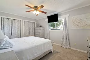 906 Clearview St, Krum, TX 76249 - Photo 13