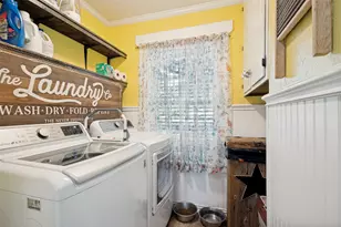 906 Clearview St, Krum, TX 76249 - Photo 17