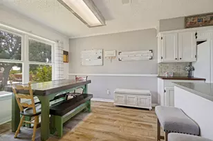 906 Clearview St, Krum, TX 76249 - Photo 9