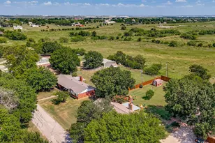 906 Clearview St, Krum, TX 76249 - Photo 25
