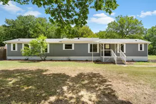1027 Glenbrook Dr, Pecan Hill, TX 75165 - Photo 1
