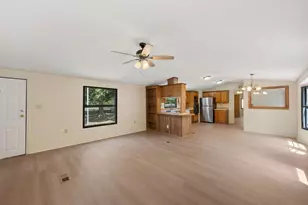 1027 Glenbrook Dr, Pecan Hill, TX 75165 - Photo 5