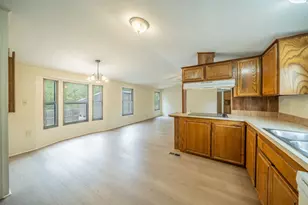 1027 Glenbrook Dr, Pecan Hill, TX 75165 - Photo 11