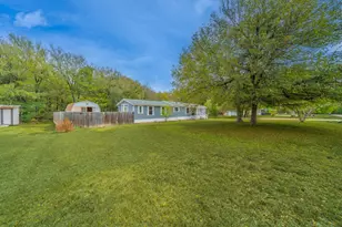 1027 Glenbrook Dr, Pecan Hill, TX 75165 - Photo 21