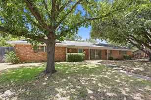 1429 Pamela St, Hurst, TX 76053 - Photo 3