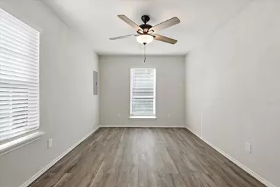 1515 E Waco Avenue, Dallas, TX 75216 - Photo 9
