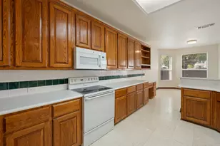 1718 Lake Bluff Dr, Garland, TX 75043 - Photo 17